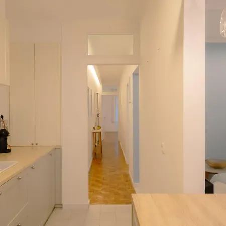 2br With Large Private Terrace | By Airnest 아파트