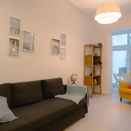 2br With Large Private Terrace | By Airnest 아파트 리스본