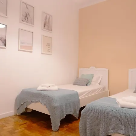 2br With Large Private Terrace | By Airnest Appartement